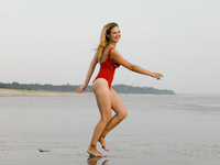 Sofia Orlova - On Gryaznyy Beach (Zishy)