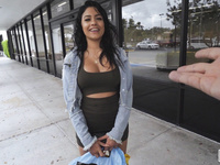 Serena Santos - Public Pickups