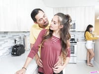 Sofie Reyez - Daughter Swap