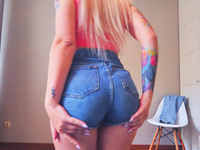 Leah Meow - I Know That Girl