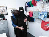 Delilah Day - Shoplyfter