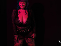 Galda Lou - Nothing But Curves