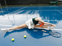 Moon Torrance - Versus Tennis (Zishy)