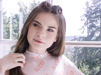 Molly Brown - Wow Girls