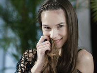 Leona Mia - Wow Girls