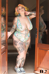 Galda Lou - Nothing but Curves