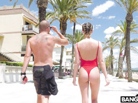 Lya Missy - Public Bang