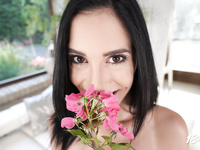 Nikki Fox - 18 VR