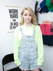 Nikole Nash - Shoplyfter