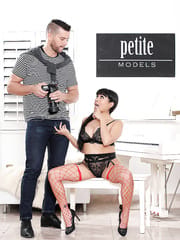 Aryana Amatista - Petite XXX