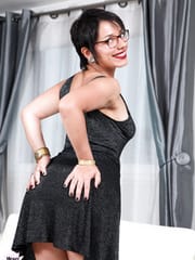 Zoe Birdy - Heavy On Hotties