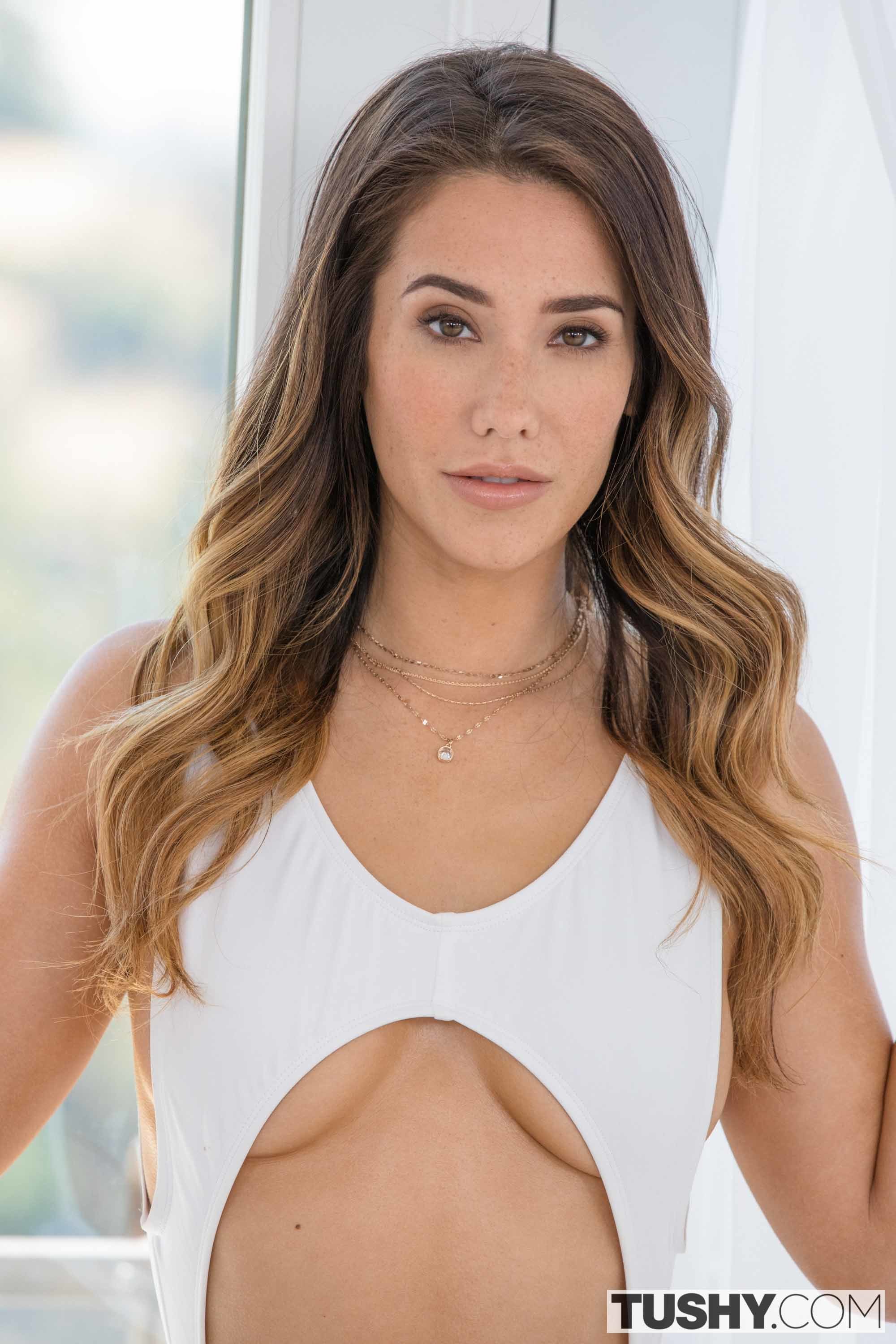 Eva Lovia - Tushy