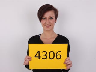 Casting Repubblica - procace Nikola cavalca il cazzo