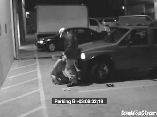 Pompini di sicurezza di Hot Babe catturato in CCTV