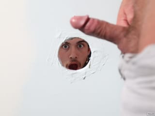Ryan ginocchia che guida centinaia di chilometri per il cazzo di Michael Roman