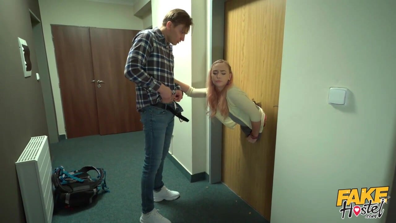 Now That's What I Call a Gloryhole! 