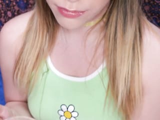 Culo lamiendo a Lexi Gray hace lo que ella ordenó