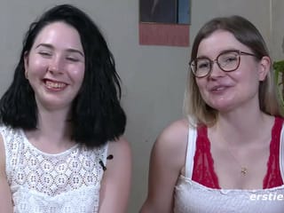 Joana Besorgt es Emily Mit Dem Strap-on