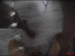 Dominatrice tacchi alti footjob e shoejob (POV)