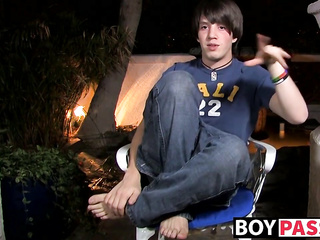 Intervistato Young Twink Jordan Long masturbati e cum