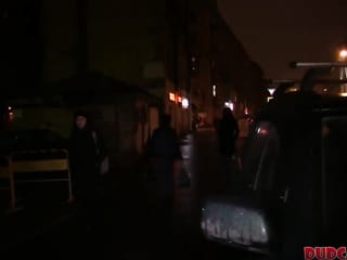 Русская подростка забирает секс -приключение