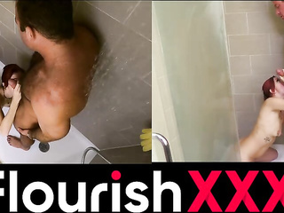 Pool Boy ellenőrzi, hogy a szőnyeg megfelel -e a drapériáknak! : O