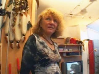 Alemão Granny se transforma em vagabunda em sua casa