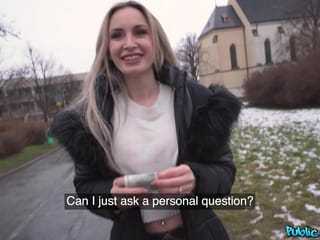 Incontro inaspettato con muta bionda prigioniera