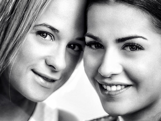 Cristal Caitlin y su novia caliente Eveline Dellai