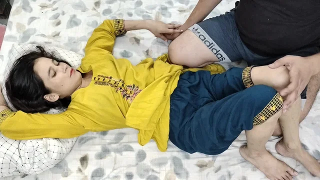 Intimate Hot Sex Beautiful Indian Wife Cums On Husband Big Dick 