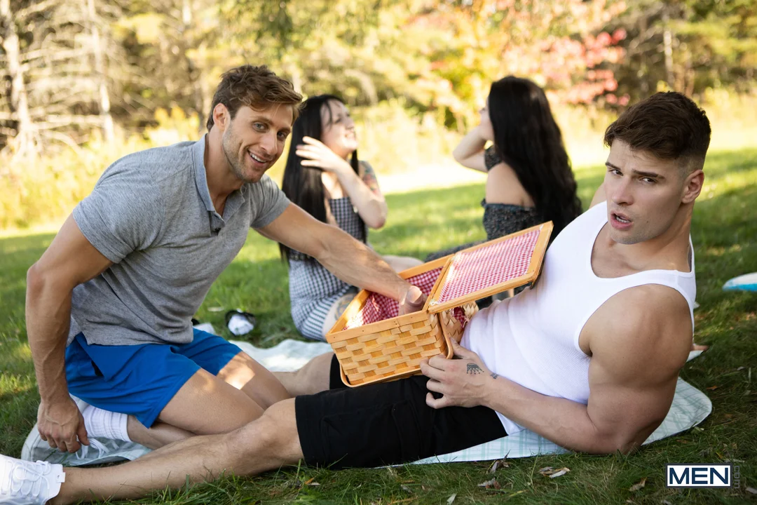 Екі адамға арналған порно пикник