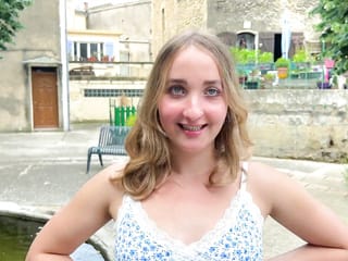 Chloé, 18, Jurastudentin in Cannes!