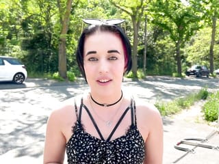 Leila, 18 anni, bibliotecaria a Tolosa!