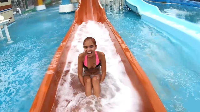 Аквапарктегі секс видео