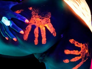 Black Light Rainy Night Avec Abigal Mac et Ava Addams