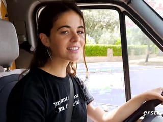 Ersties - A Exibicionista Dana Se Masturba Em Sua Van Para Todos Assistirem