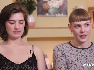 Ersties - Lesbische Dildo-Spiele mit Emma K und Amanita