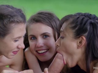WOWGIRLS Shrima Malati, Stefanie Moon ed Elle Rose si perdono nella foresta e poi scopano con un ragazzo che vuole aiutarle