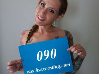 Ragazza ceca tatuata Foxy Sanie