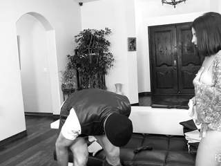 ragazza Juicy Avery nero è allungato con il cazzo di Charles Dera
