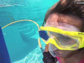 Platinblonde Irina Super Schönheit unter Wasser