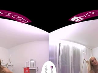VR PORN - Сексуальная Эбони Дает Величественный Минет На Уроке (VR)
