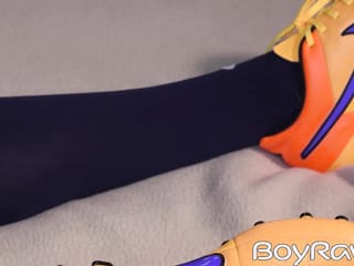 Sporty twink Sonny Davon fingers his ass while wanking solo