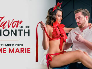 Atractiva morena vestida Hime Marie ama los juegos de seducción
