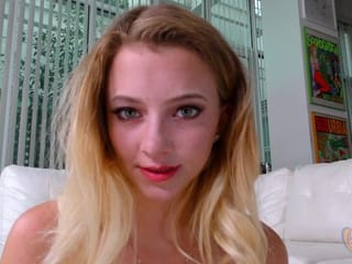 Riley Stars Schön & Langsam POV: Heiße Blonde bekommt ein Facial