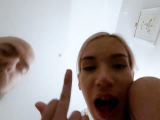 KLEINES SÜßES MÄDCHEN TABU BETRUG CUCKOLD - Smartphone-Version