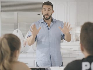 Коп брат моего жениха трахает меня!