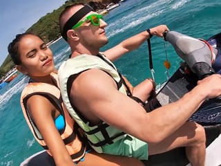 mamada moto de agua en público con su verdadera novia adolescente asiático