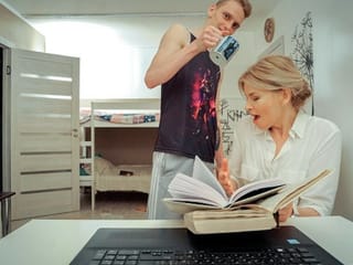 TUTOR4K. Suerte compañero logra coger hermosa dama que es su tutor