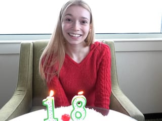 Heilige shit, dit meisje is zo schattig en ze is net 18 geworden.